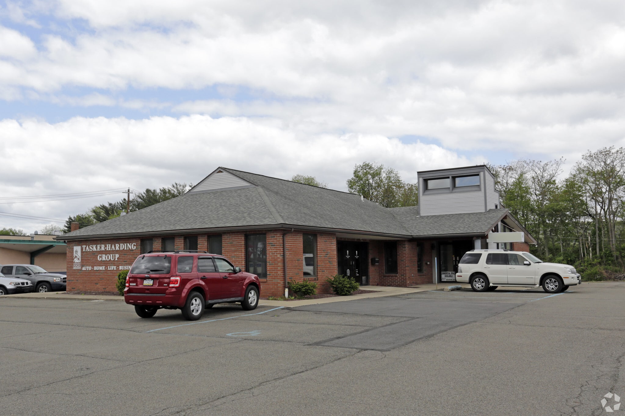 679 Carey Ave, Hanover Township, PA for lease Primary Photo- Image 1 of 8