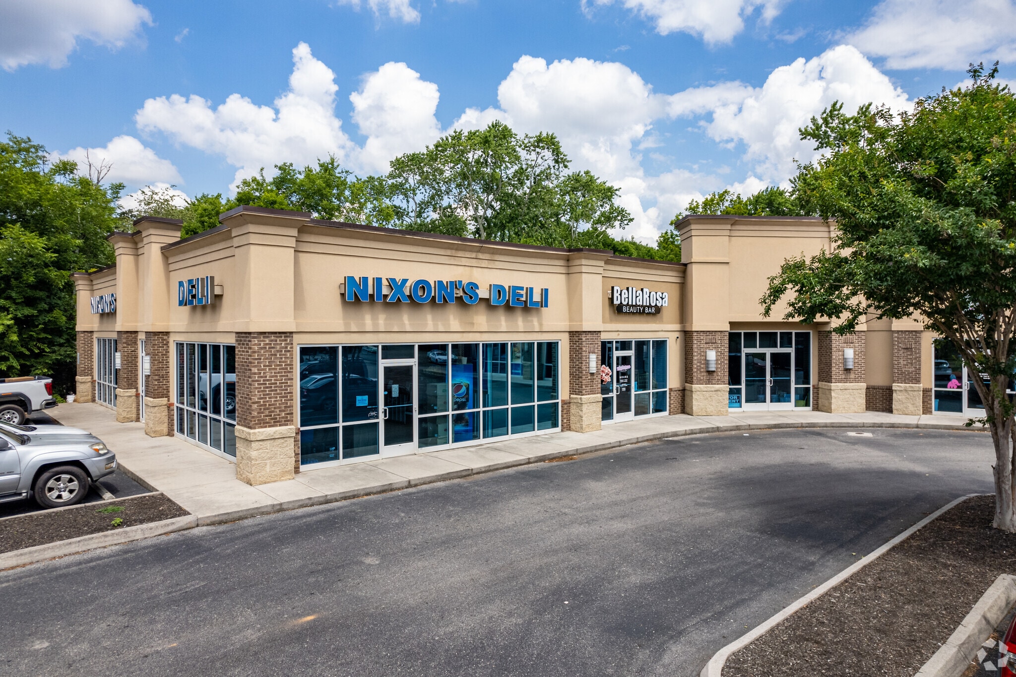 7419 Middlebrook Pike, Knoxville, TN for lease Primary Photo- Image 1 of 6