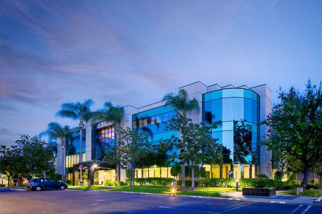 Plus de détails pour 221 W Crest St, Escondido, CA - Bureau à vendre