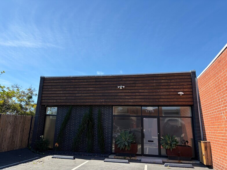 1714 18th St, Santa Monica, CA à louer - Photo du bâtiment - Image 2 de 12