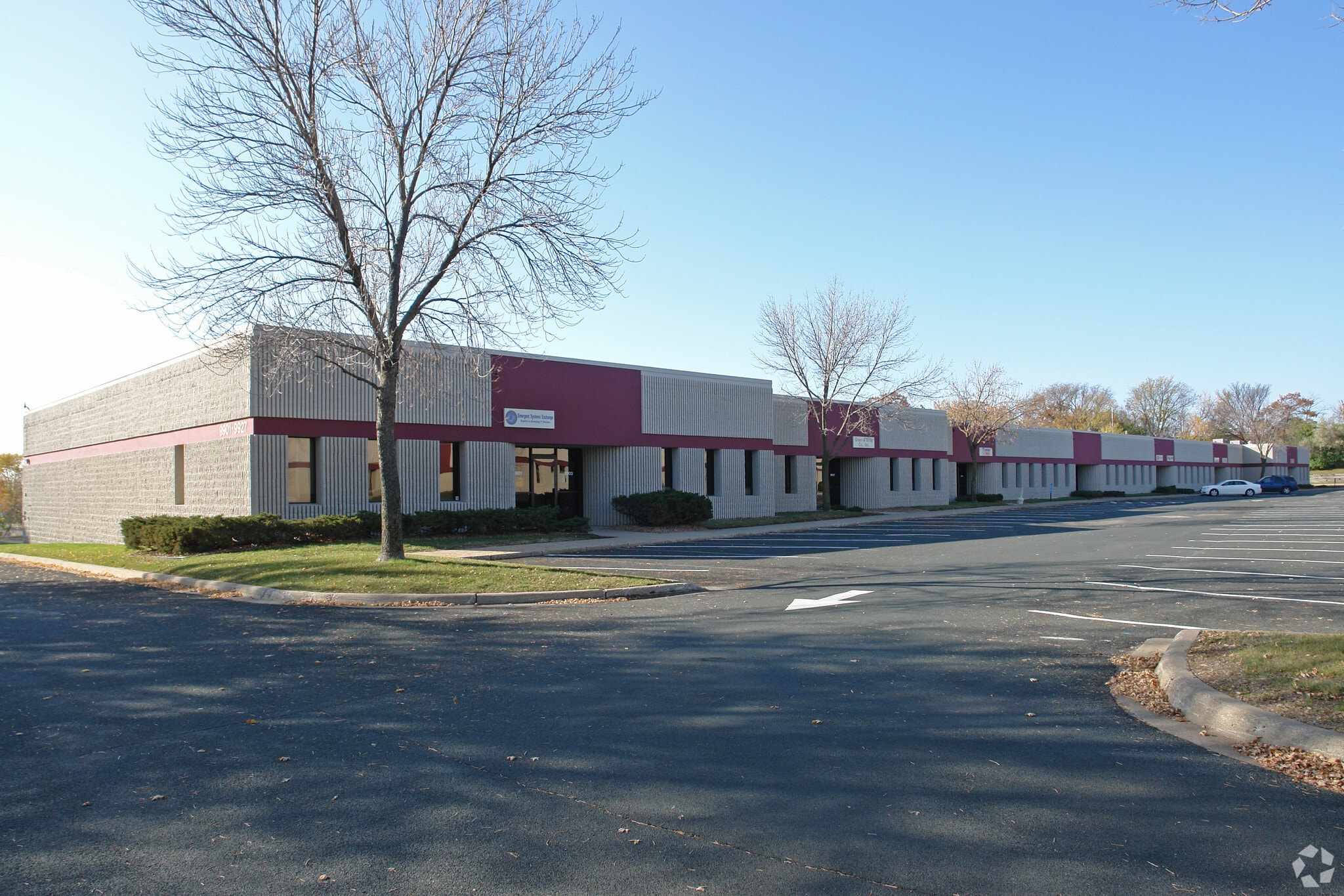 9901-9927 Valley View Rd, Eden Prairie, MN for lease Primary Photo- Image 1 of 54