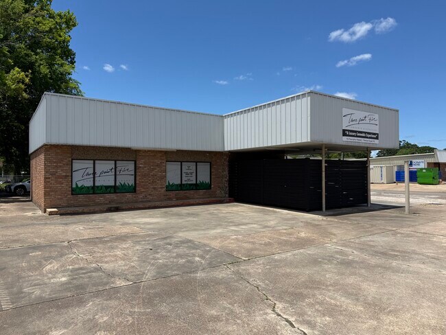 Plus de détails pour 1085 5th, Silsbee, TX - Commerce de détail à louer