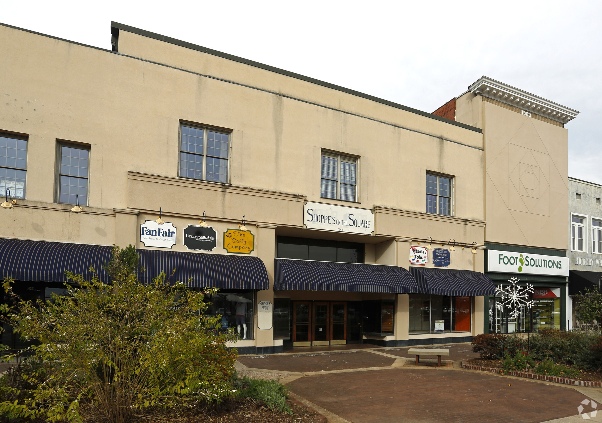 246 NW Union Sq, Hickory, NC for sale Primary Photo- Image 1 of 1