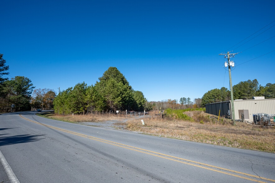 61 Brown Bridge Rd, Chatsworth, GA for sale - Primary Photo - Image 2 of 14