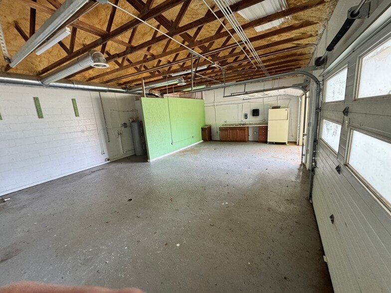 401 Bankhead Hwy, Carrollton, GA for lease - Building Photo - Image 3 of 13