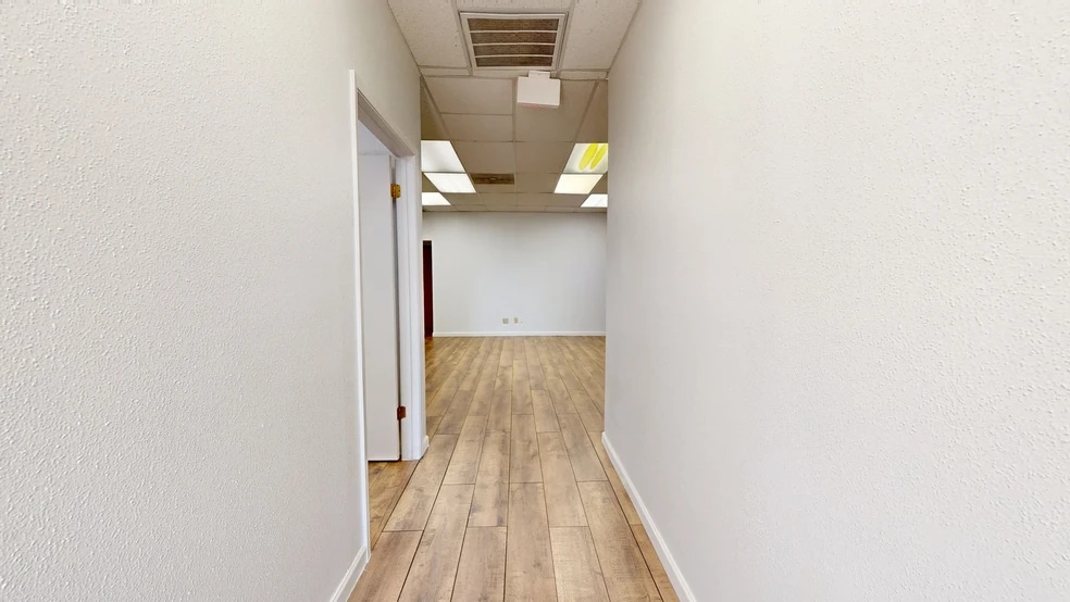 1205 W Carrier Pky, Grand Prairie, TX for lease - Matterport 3D Scan - Image 3 of 25