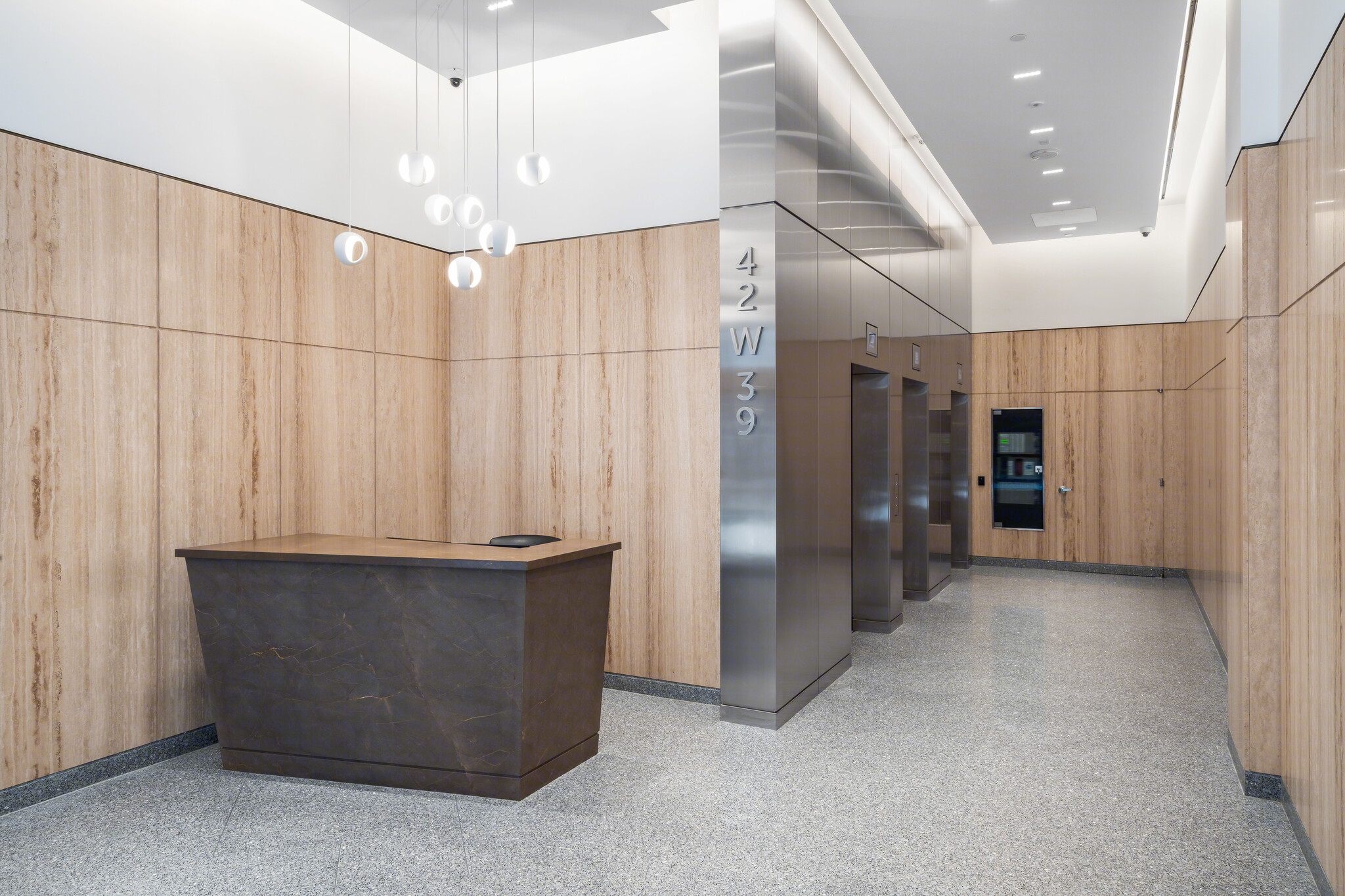 42 W 39th St, New York, NY for lease Lobby- Image 1 of 7