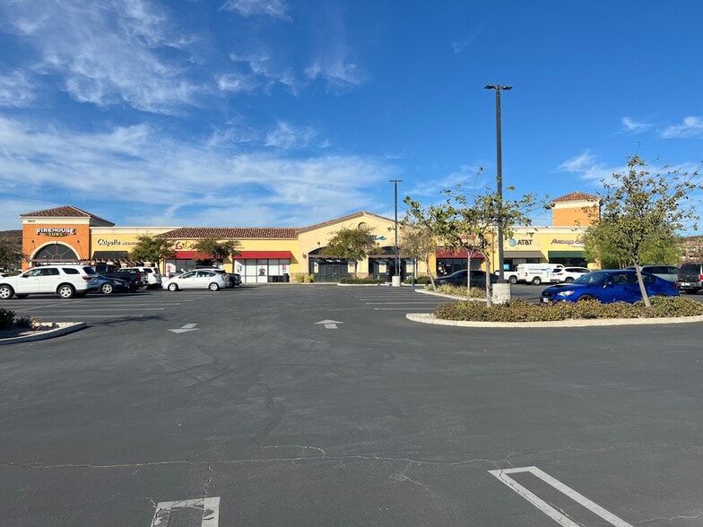 1263 Simi Town Center Way, Simi Valley, CA for lease - Building Photo - Image 2 of 6