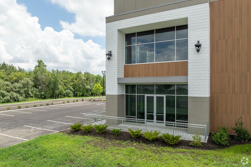 500 Halls Mill Rd, Freehold, NJ for lease - Building Photo - Image 3 of 29