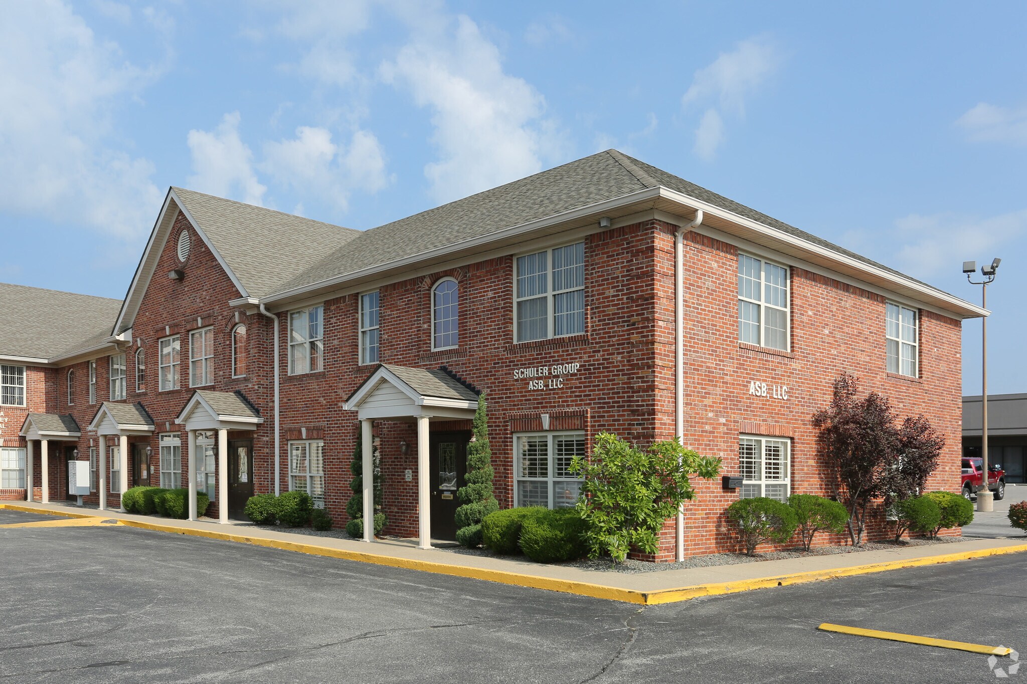 720 Rolling Creek Dr, New Albany, IN à vendre Photo principale- Image 1 de 1