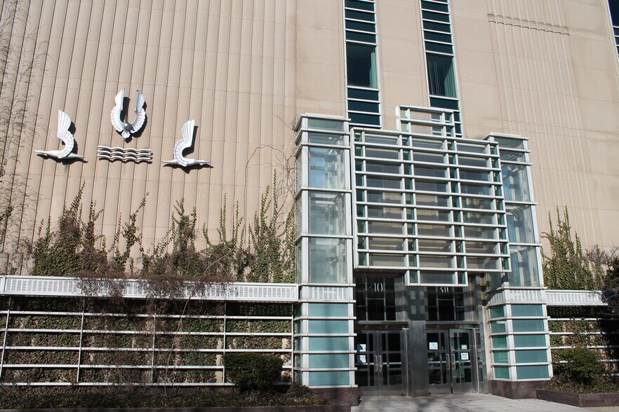 310 Orange St, New Haven, CT à louer - Photo du bâtiment - Image 2 de 9