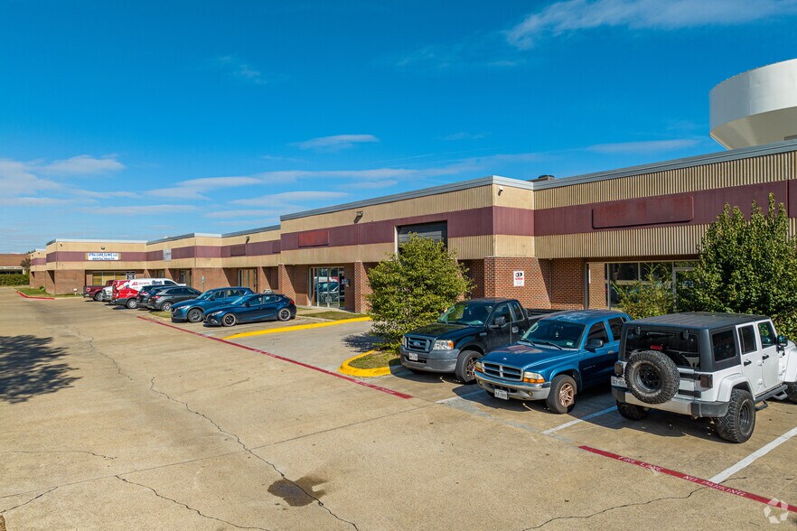 10503 Forest Ln, Dallas, TX à vendre - Photo du bâtiment - Image 2 de 7