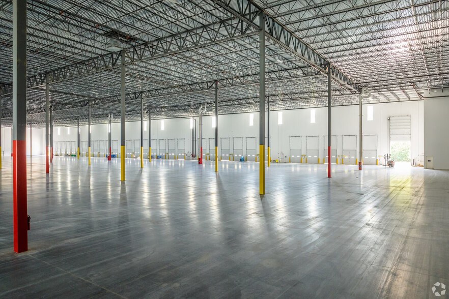 1980 U.S. Route 1, North Brunswick, NJ à louer - Photo du bâtiment - Image 2 de 12