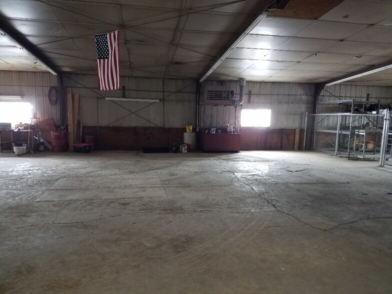 38204 National Rd, Morristown, OH for sale - Interior Photo - Image 3 of 11