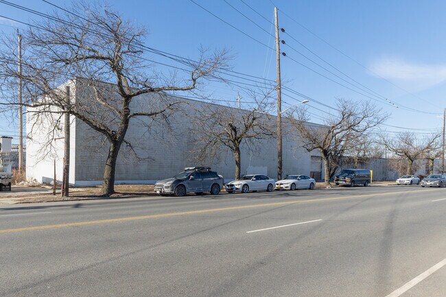 Plus de détails pour 3000 Lawson Blvd, Oceanside, NY - Industriel à louer