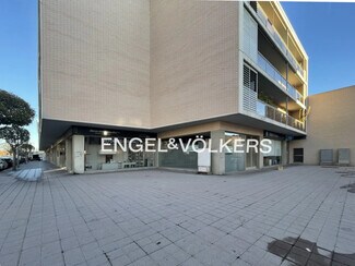 Plus de détails pour Multi-résidentiel à vendre