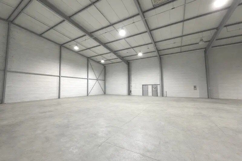 Flex in Gallargues-le-Montueux for lease - Interior Photo - Image 3 of 11