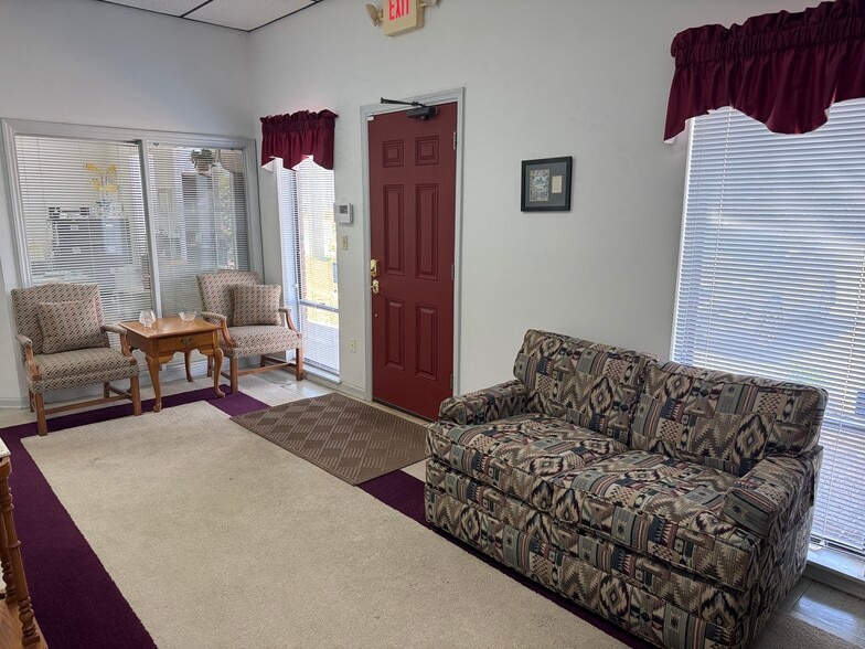 1401 Maclay Commerce Dr, Tallahassee, FL à vendre - Hall d’entrée - Image 3 de 10