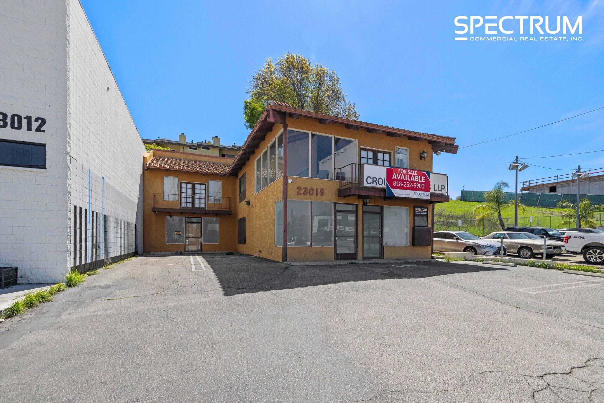 23018 Ventura Blvd, Woodland Hills, CA à vendre Photo du bâtiment- Image 1 de 1