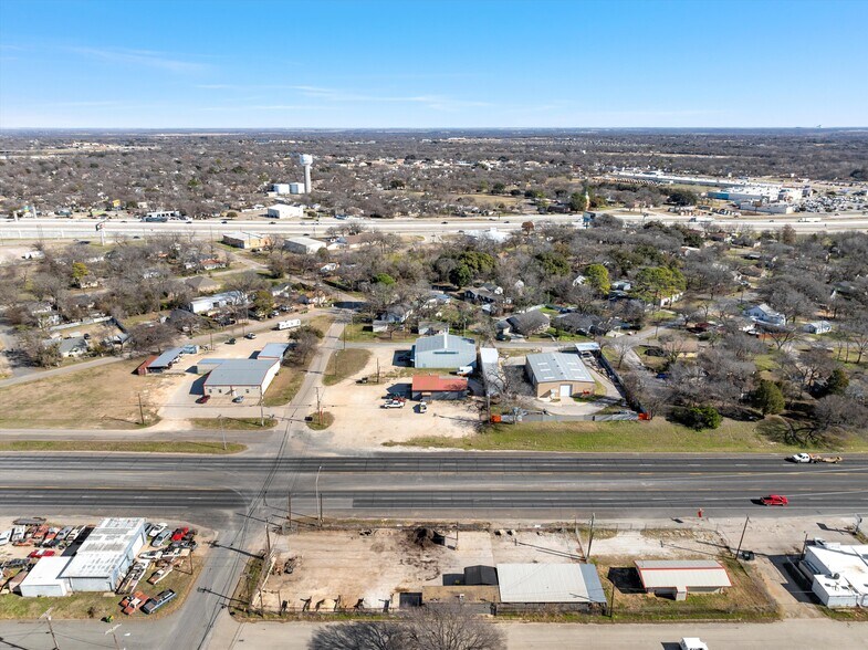 1216 New Dallas Hwy, Waco, TX à louer - Photo du bâtiment - Image 2 de 6