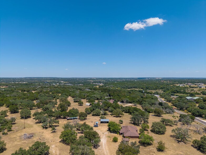 306 Ranch to Market Rd 1869, Liberty Hl, Liberty Hill, TX à vendre - Photo du bâtiment - Image 3 de 9