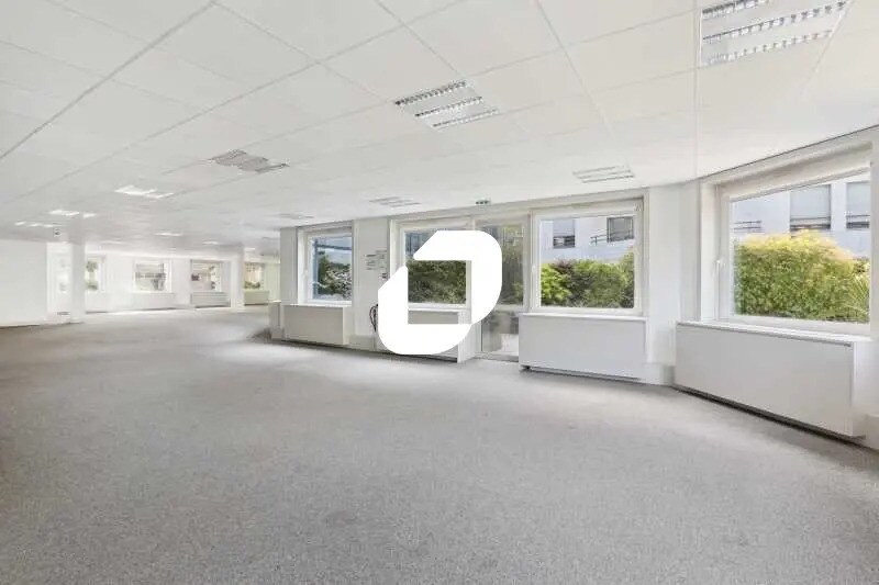 10 Rue Chevreul, Suresnes for sale - Building Photo - Image 2 of 10