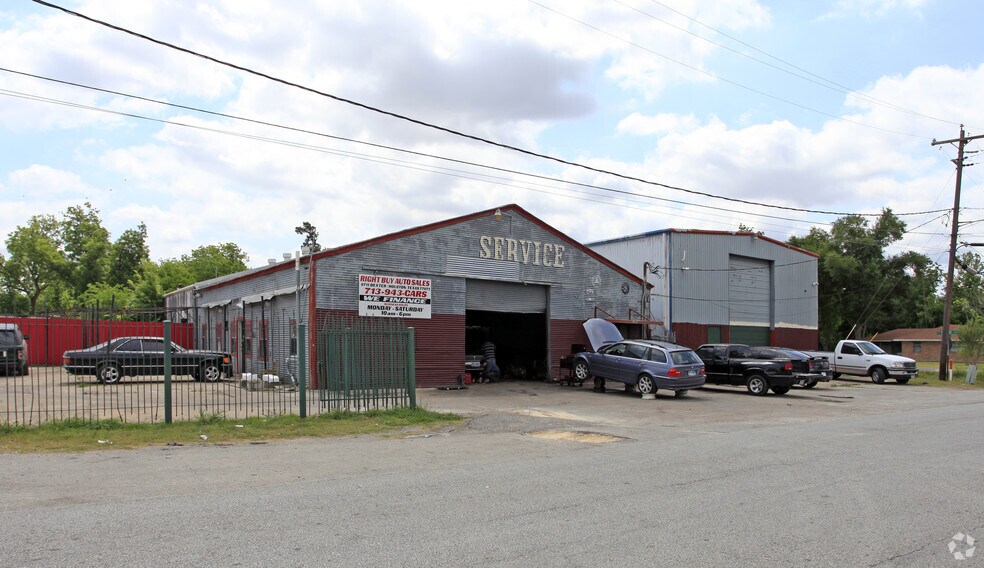 8711 Dexter St, Houston, TX for lease - Building Photo - Image 2 of 5