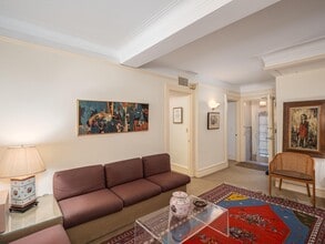 910 Park Ave, New York, NY for lease Interior Photo- Image 2 of 7