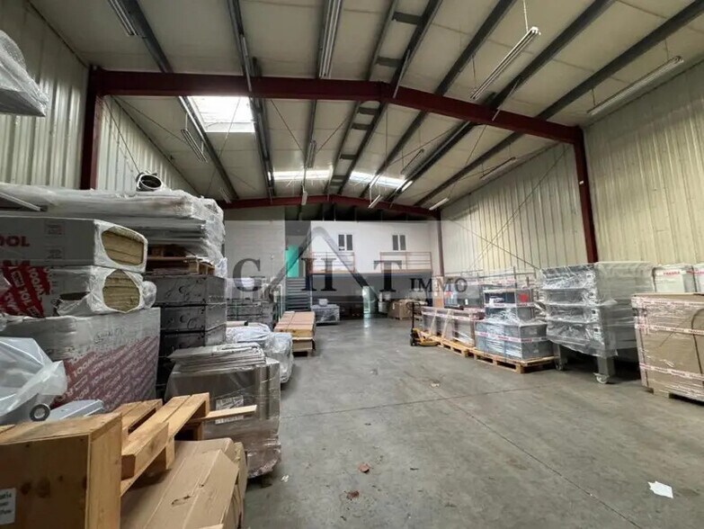 Industrial in Bondoufle for lease - Interior Photo - Image 3 of 9