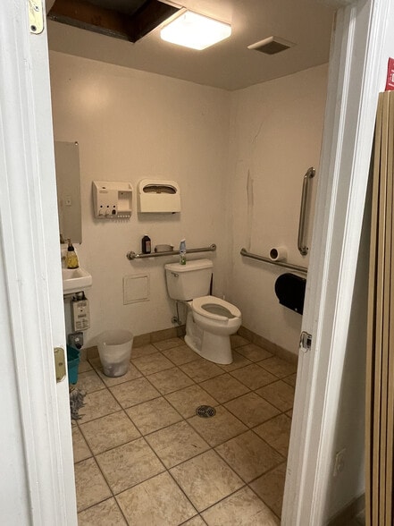 68-72 Atlantic Ave, Lynbrook, NY for sale - Building Photo - Image 3 of 6