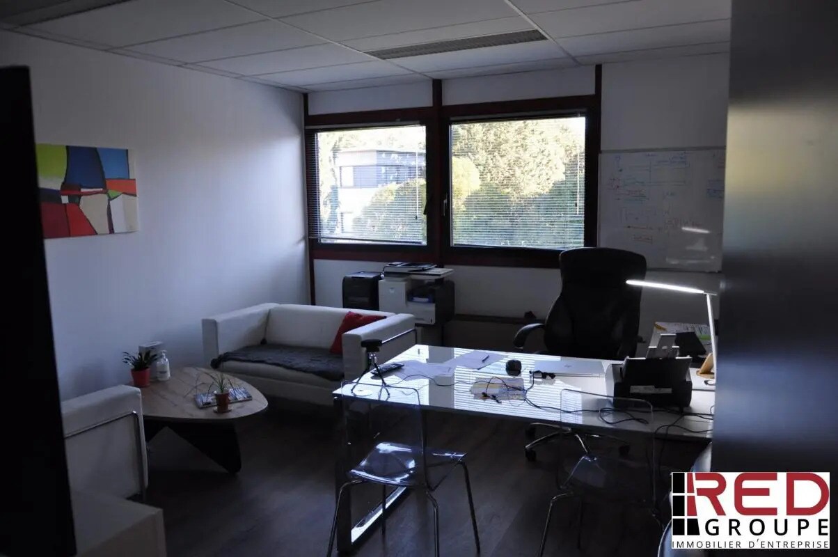 Office in Meyreuil for lease Building Photo- Image 1 of 5