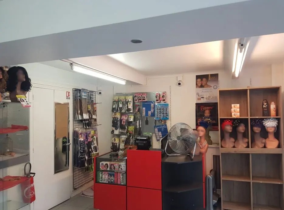 Retail in Colombes for sale Building Photo- Image 1 of 12