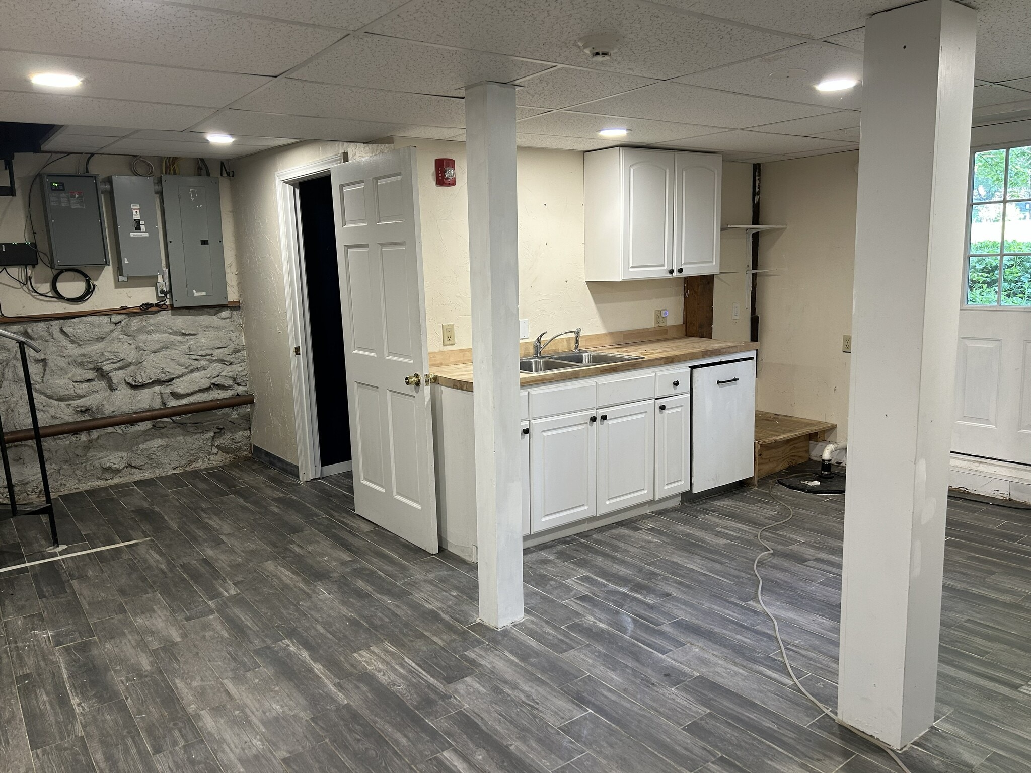 23 Gleasondale Rd, Stow, MA for lease Interior Photo- Image 1 of 4