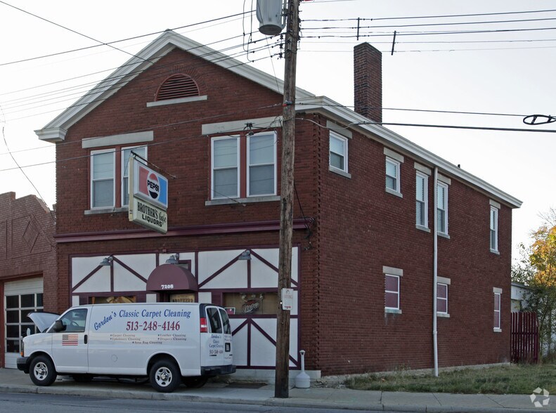 7208 Montgomery Rd, Cincinnati, OH à vendre - Photo du bâtiment - Image 2 de 2