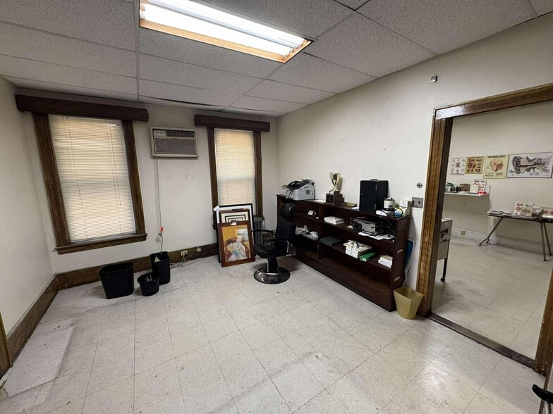 3066 35th St, Astoria, NY à louer - Photo du bâtiment - Image 3 de 11