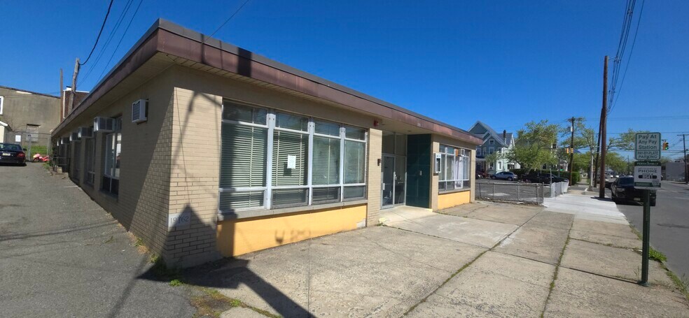 341 High St, Perth Amboy, NJ à vendre - Photo principale - Image 1 de 1