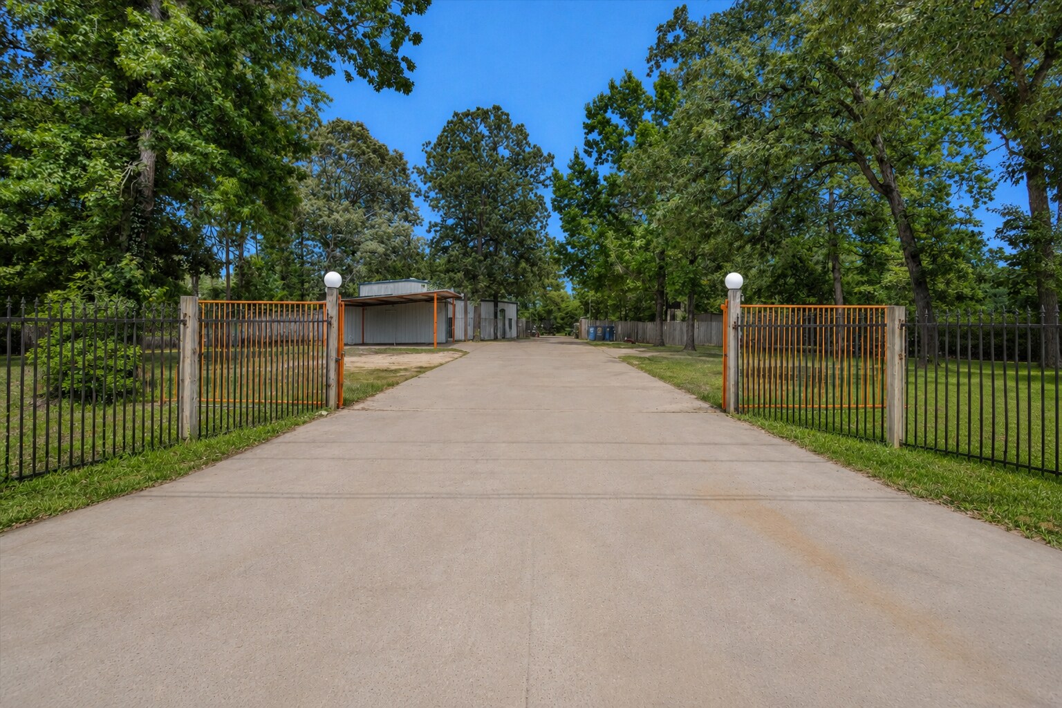 11003 Willis Waukegan Rd, Conroe, TX à vendre Photo du bâtiment- Image 1 de 25