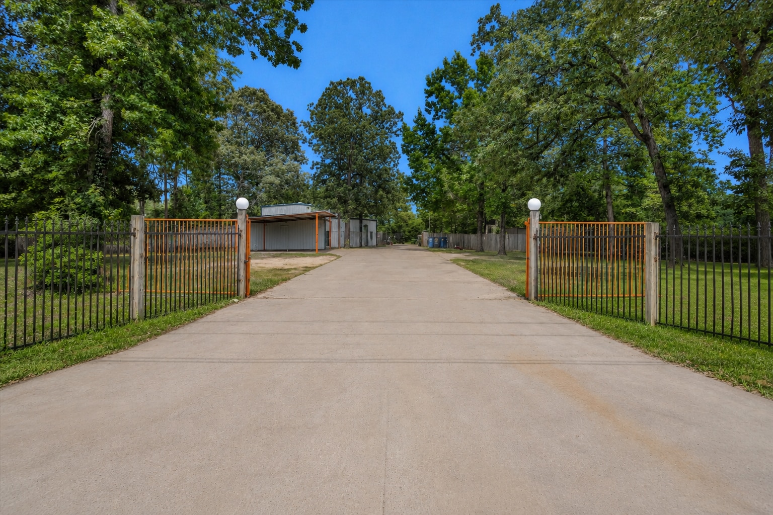 11003 Willis Waukegan Rd, Conroe, TX à vendre Photo du bâtiment- Image 1 de 25