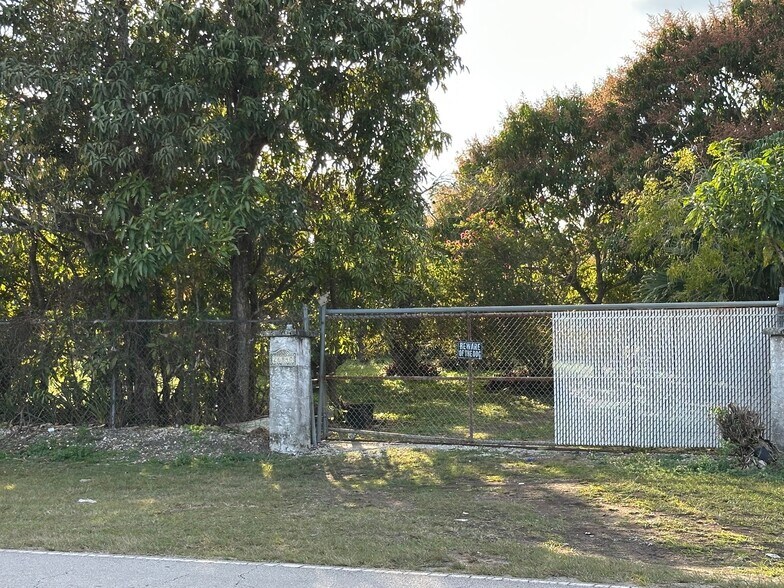 26840 SW 167th Ave, Homestead, FL à vendre - Photo du bâtiment - Image 3 de 15