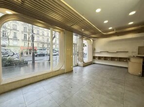 Retail in Paris for lease Interior Photo- Image 1 of 2