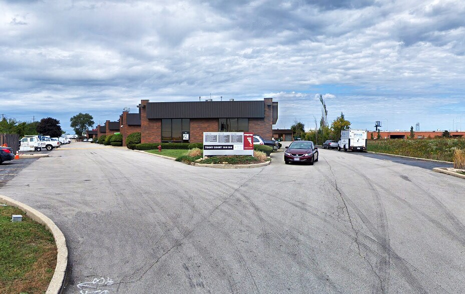 100-142 Touhy Ct, Des Plaines, IL à louer - Photo du bâtiment - Image 3 de 3