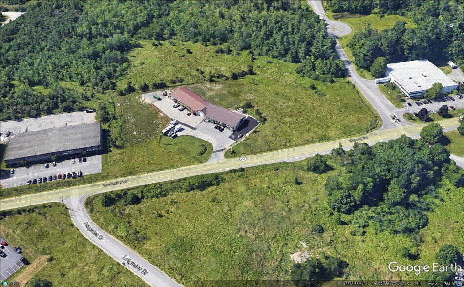 590 County Rd, Westbrook, ME à louer - Photo du bâtiment - Image 3 de 11