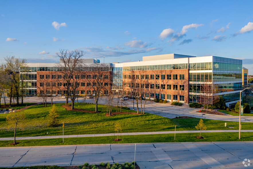 10700 W Research Dr, Milwaukee, WI for lease - Building Photo - Image 1 of 12