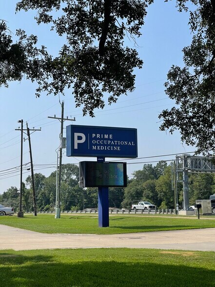 15475 Airline Hwy, Baton Rouge, LA à louer - Photo du bâtiment - Image 3 de 33
