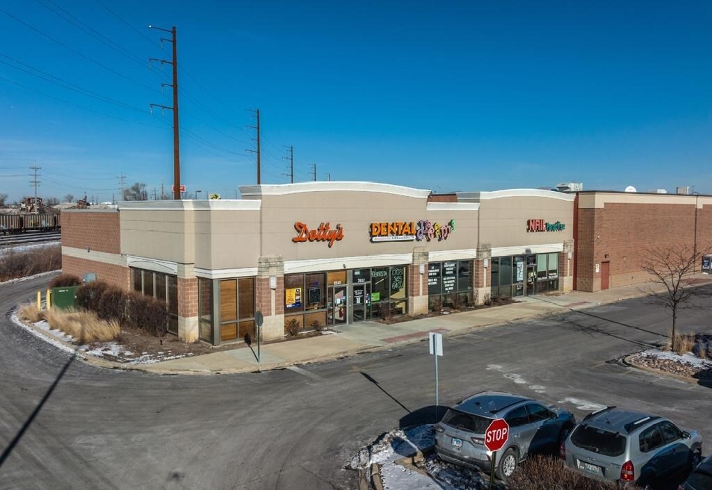 2501-2541 W North Ave, Melrose Park, IL for lease Primary Photo- Image 1 of 8
