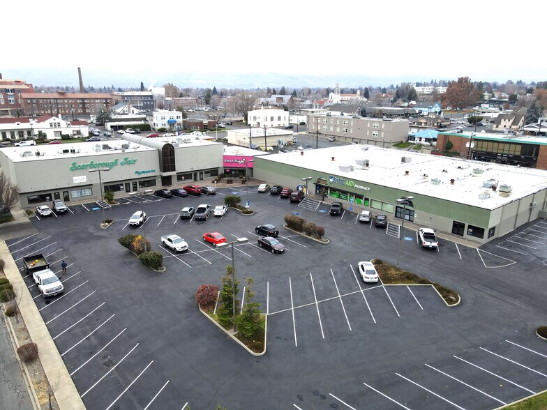 910 W Summitview Ave, Yakima, WA à louer - Photo du bâtiment - Image 3 de 16