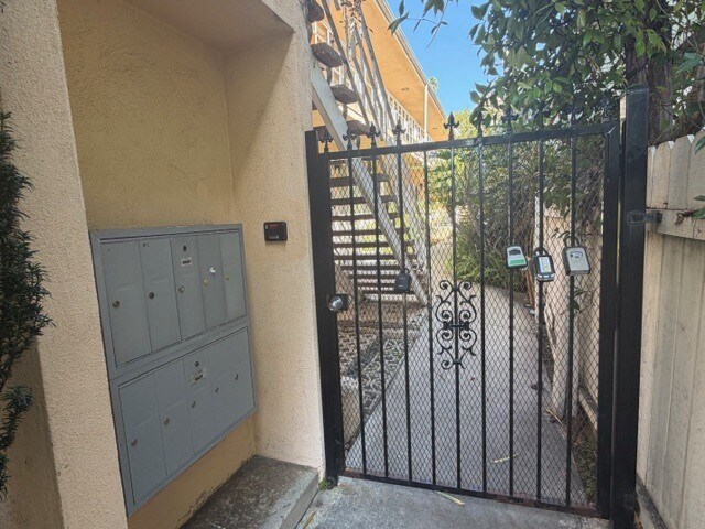 1129 Lincoln Blvd, Santa Monica, CA à vendre - Photo du bâtiment - Image 2 de 5