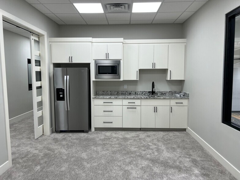 7690 East 126th Street South, Bixby, OK for lease - Interior Photo - Image 3 of 5