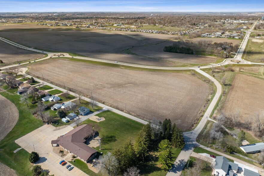 Cedar Heights and Viking Land, Cedar Falls, IA à vendre - Photo principale - Image 1 de 8