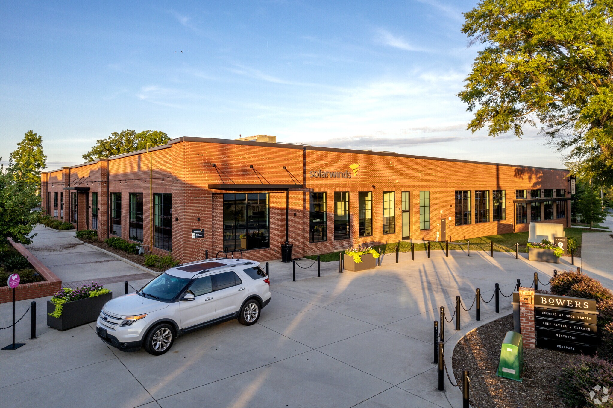 4001 Yancey Rd, Charlotte, NC for sale Primary Photo- Image 1 of 1